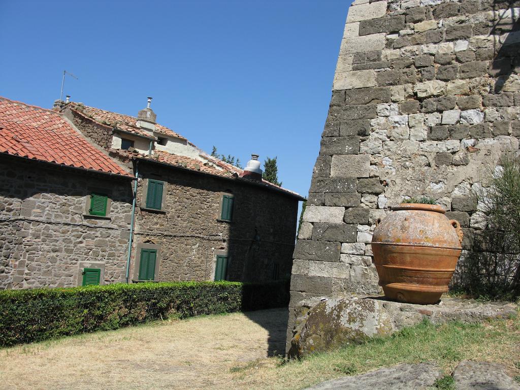 Torre dei Belforti Montecatini Val di Cecina Camera foto